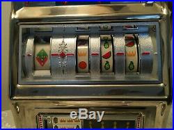 Vintage Casino Crown Slot Machine 25 Cent Coin Operated / Waco Japan