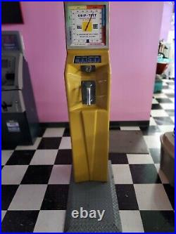 Vintage Grip Test Stand, Coin Operated, Nice. Perfect For The Man Cave