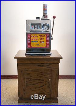 Vintage Harolds Club 25 cent Slot Machine