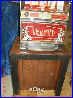 Vintage Harrah's 25-cent Slot Machine
