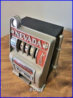 Vintage Las Vegas Nevada Coin Toy Slot Machine Bank 11 Game Room Works display