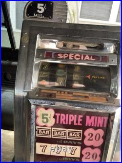 Vintage Mill's Slot Machine