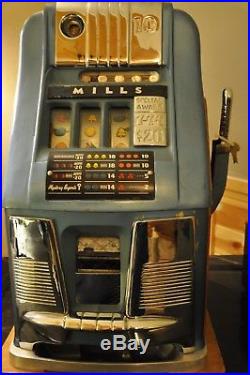 Vintage Mills 10 cent Slot Machine