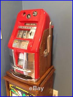 Vintage Mills 25 Cent Slot Machine With Lighted Stand