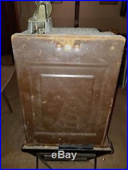 Vintage Mills Antique Wooden Sided. 25 Cent Slot Machine