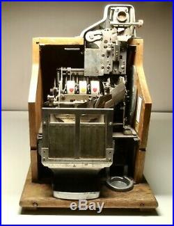 Vintage Mills Novelty Company Nickel Slot Machine