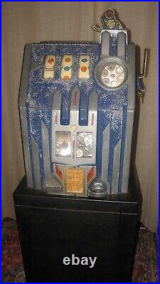 Vintage Pace Comet $. 25 Slot Machine with Vintage Mills Metal Stand