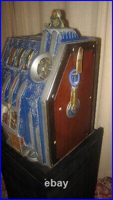 Vintage Pace Comet $. 25 Slot Machine with Vintage Mills Metal Stand