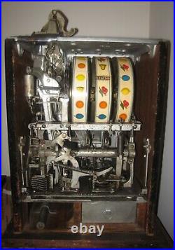 Vintage Pace Comet $. 25 Slot Machine with Vintage Mills Metal Stand