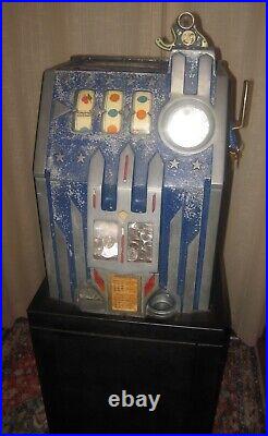 Vintage Pace Comet $. 25 Slot Machine with Vintage Mills Metal Stand