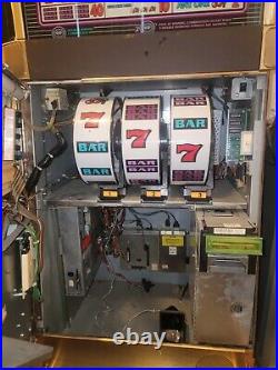 Vintage RARE Double Diamond $1 Slot Machine by IGT