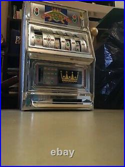 Vintage Waco Casino Crown Novelty Slot Machine 25 Cent Coin. Working