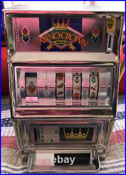 Vintage Waco Casino Crown Novelty Slot Machine 25 Cent Coin. Works Great